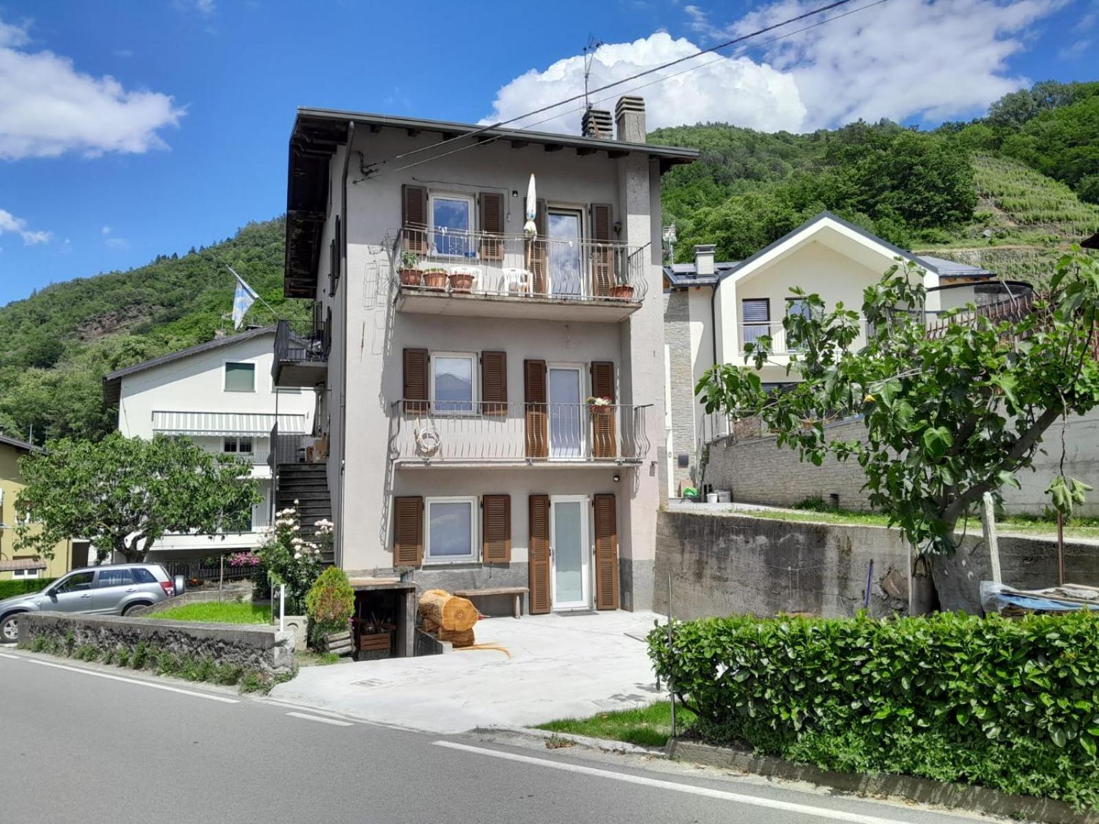 Ca Marasciol A 5 Minuti Dal Trenino Rosso Del Bernina Express Hotel Villa di Tirano Ngoại thất bức ảnh