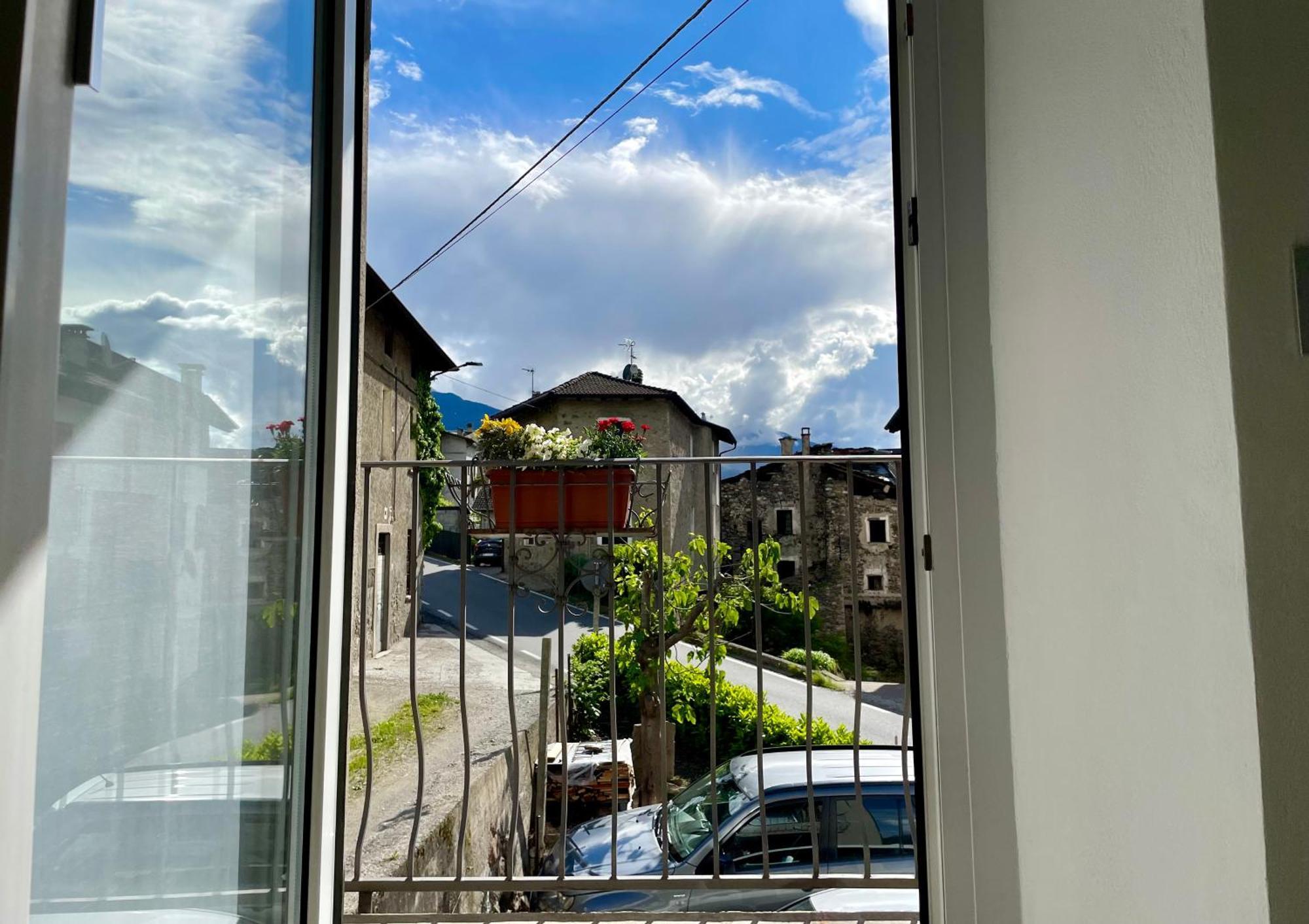 Ca Marasciol A 5 Minuti Dal Trenino Rosso Del Bernina Express Hotel Villa di Tirano Ngoại thất bức ảnh